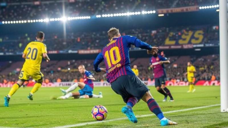 bsports必一运动(中国区)官方网站 中场组织核心